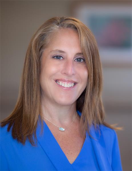 headshot of Naomi Savitz